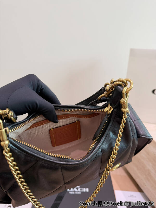 Coach Black shoulder bag — AAA Quality Replica