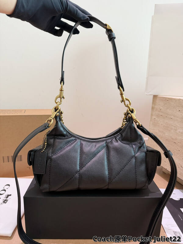 Coach Black shoulder bag — AAA Quality Replica