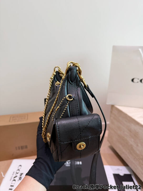 Coach Black shoulder bag — AAA Quality Replica