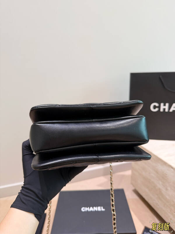 Chanel Black crossbody — 1:1 Replica