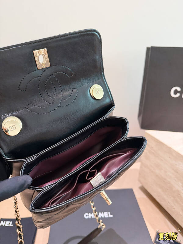 Chanel Black crossbody — 1:1 Replica