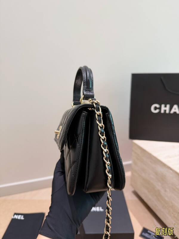 Chanel Black crossbody — 1:1 Replica