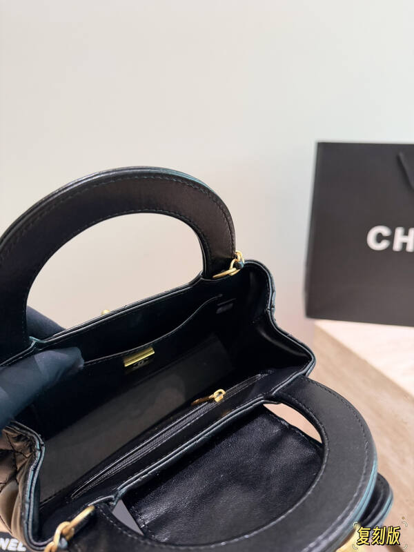 Chanel Kelly Black quilted leather with pearl floral embellishment top handle — Premium Replica