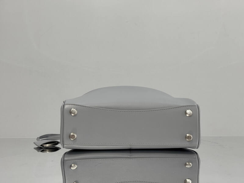 Balenciaga Grey 25x18x10cm shoulder bag — AAA Quality Replica
