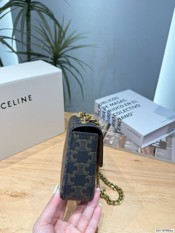 Celine Triomphe Triomphe Canvas Dark Brown shoulder bag — Top Quality Replica
