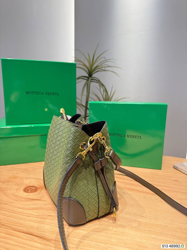 Bottega Veneta Brown 25x18x10cm shoulder bag — 1:1 Replica