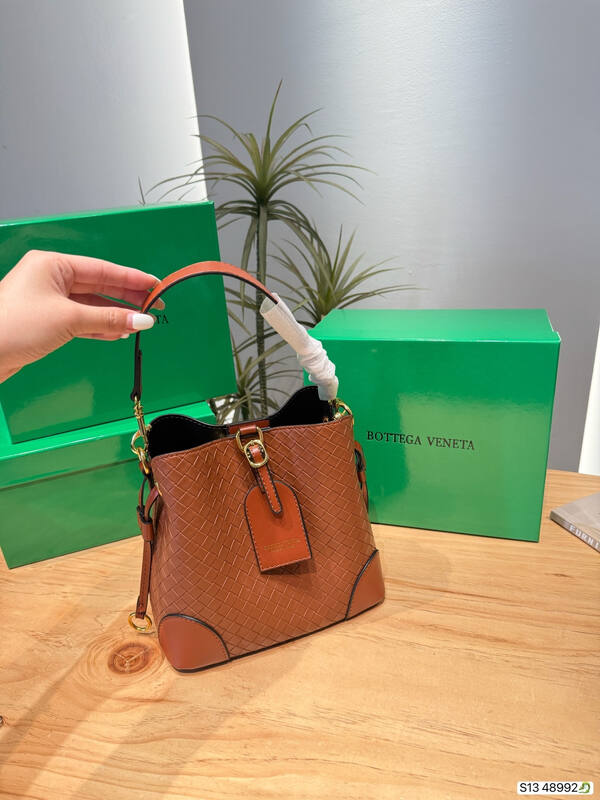 Bottega Veneta Brown 25x18x10cm shoulder bag — Top Quality Replica