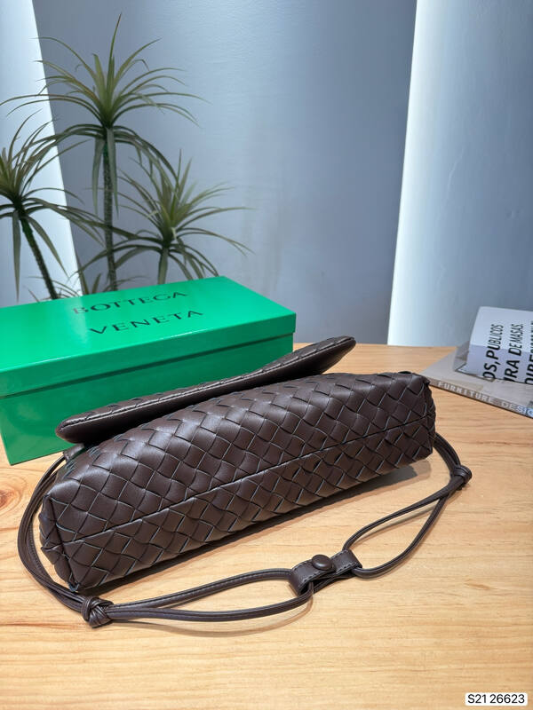 Bottega Veneta Brown shoulder bag — AAA Quality Replica