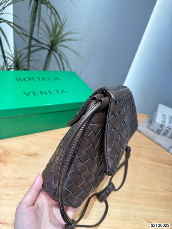 Bottega Veneta Brown shoulder bag — AAA Quality Replica