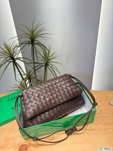 Bottega Veneta Brown shoulder bag AAA Quality Replica