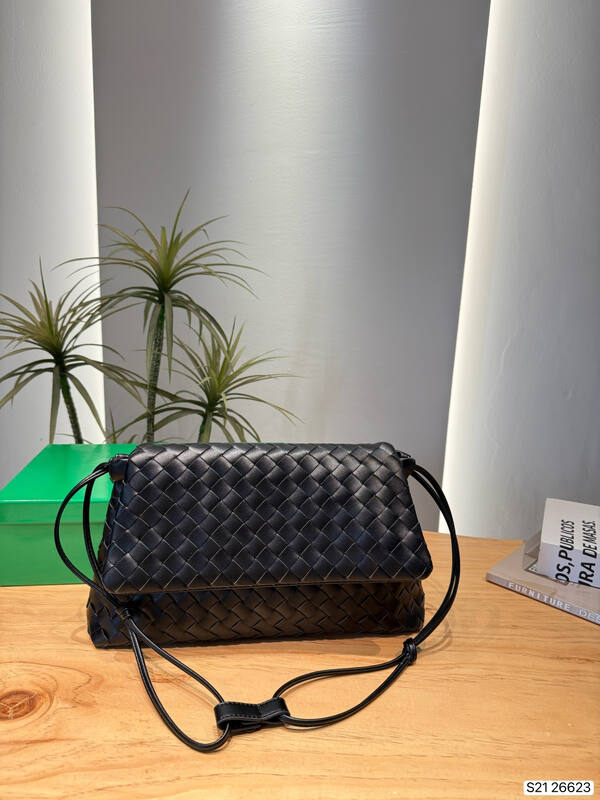 Bottega Veneta Black shoulder bag — 1:1 Replica