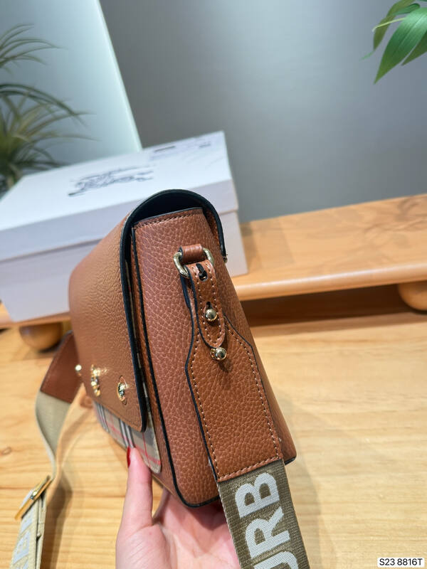 Burberry Brown shoulder bag — Premium Replica