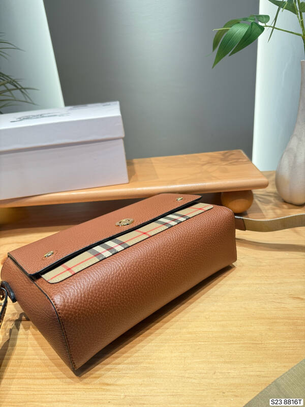 Burberry Brown shoulder bag — Premium Replica