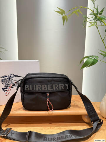 Burberry Black shoulder bag Premium Replica