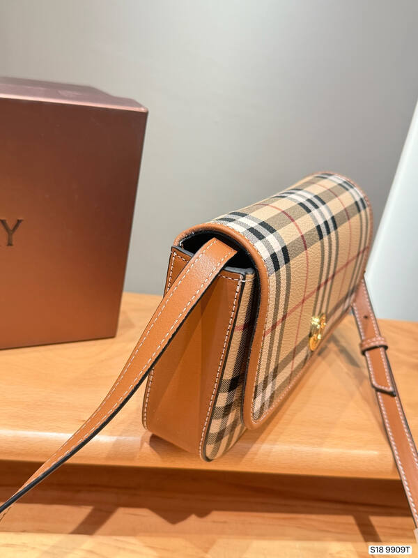 Burberry Brown 25x18x10cm shoulder bag — 1:1 Replica