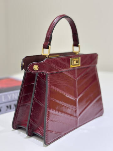 Fendi Peekaboo 33x22x14cm shoulder bag 1 1 Replica