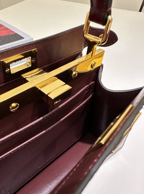 Fendi Peekaboo 33x22x14cm shoulder bag — 1:1 Replica