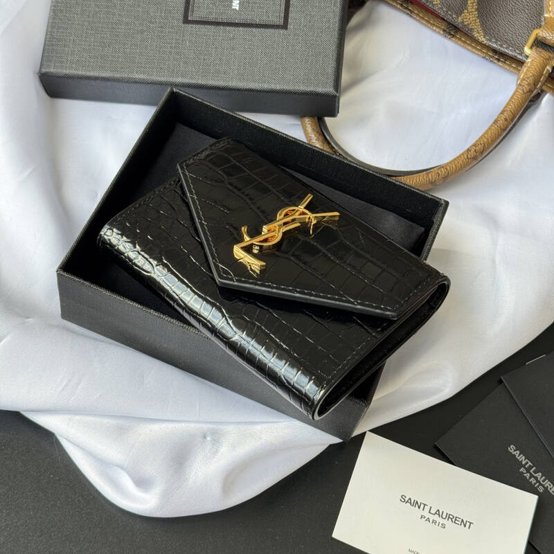 Saint Laurent Cassandre Envelope Wallet Black crocodile-embossed evening — AAA Quality Replica