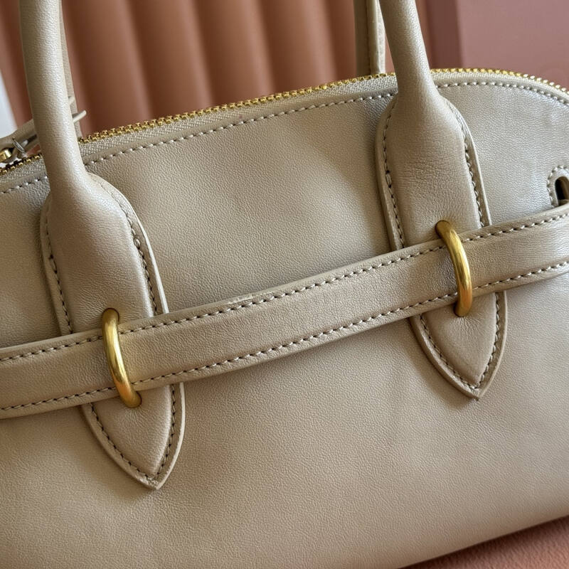 Miu Miu Beige 25x18x10cm shoulder bag — Top Quality Replica