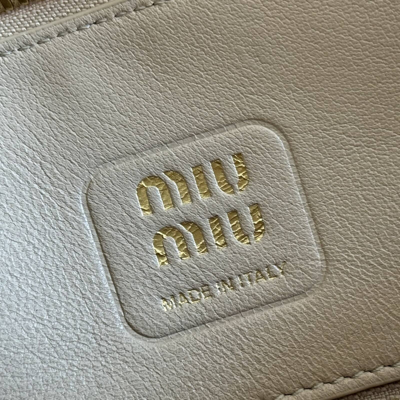 Miu Miu Beige 25x18x10cm shoulder bag — Top Quality Replica