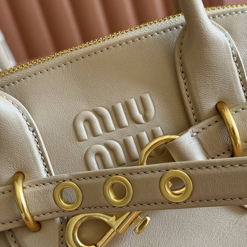 Miu Miu Beige 25x18x10cm shoulder bag — Top Quality Replica