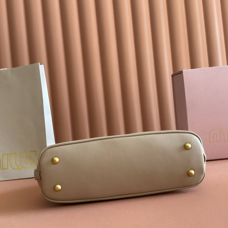 Miu Miu Beige 25x18x10cm shoulder bag — Top Quality Replica