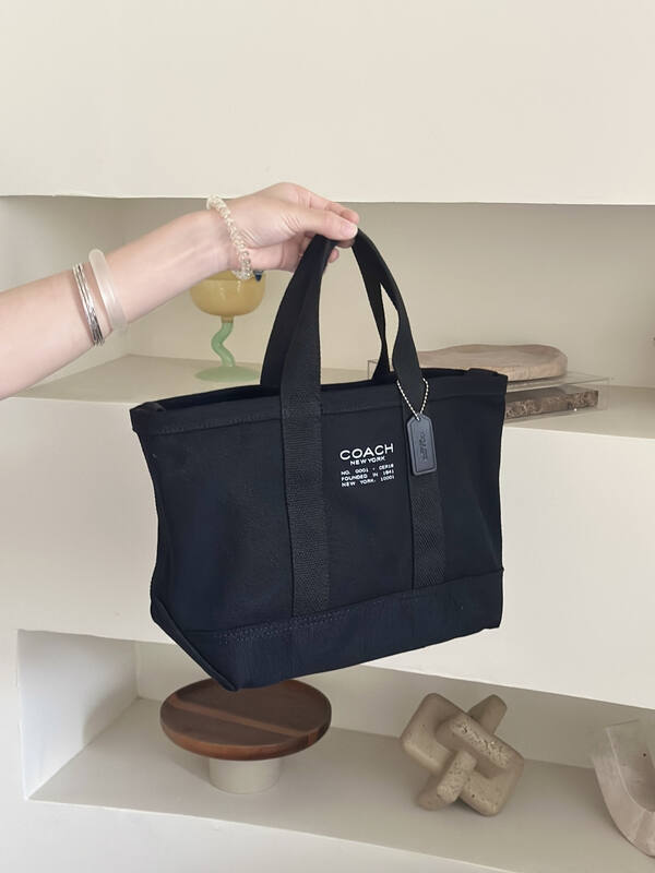 Coach Black shoulder bag — AAA Quality Replica