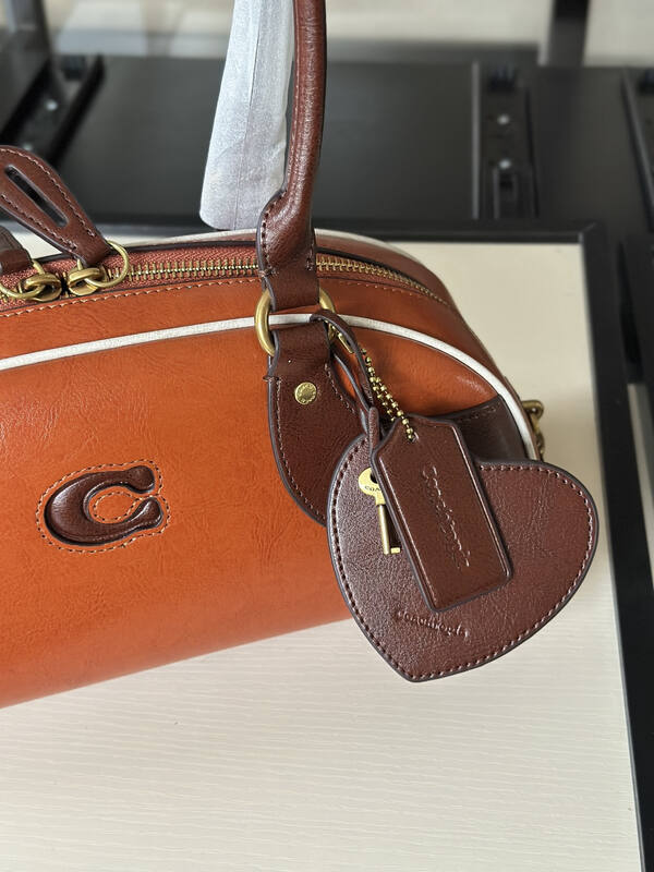 Coach Brown shoulder bag — Premium Replica