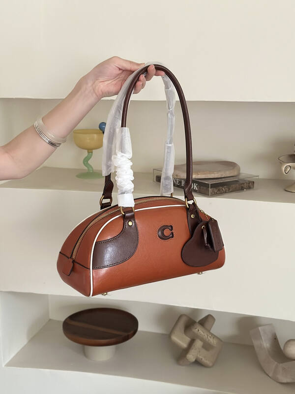 Coach Brown shoulder bag — Premium Replica