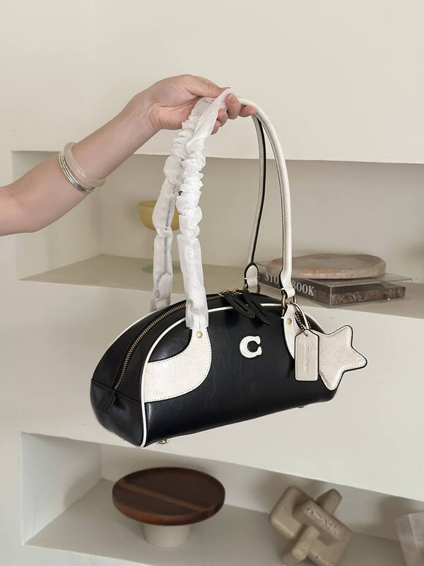 Coach Black shoulder bag — Top Quality Replica