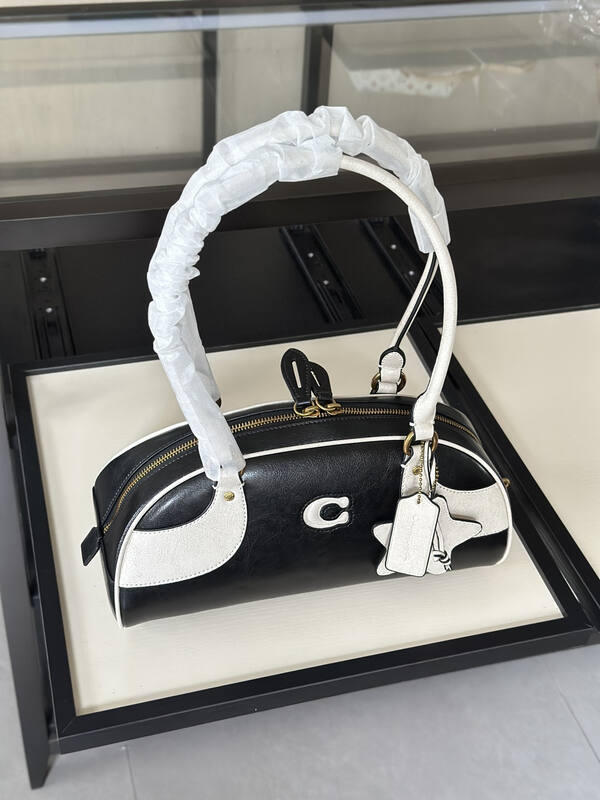 Coach Black shoulder bag — Top Quality Replica