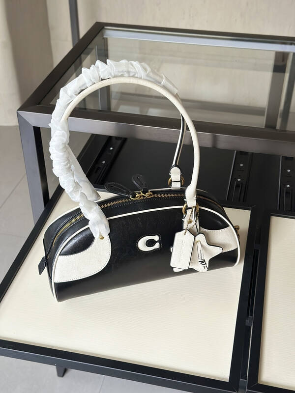 Coach Black shoulder bag — Top Quality Replica