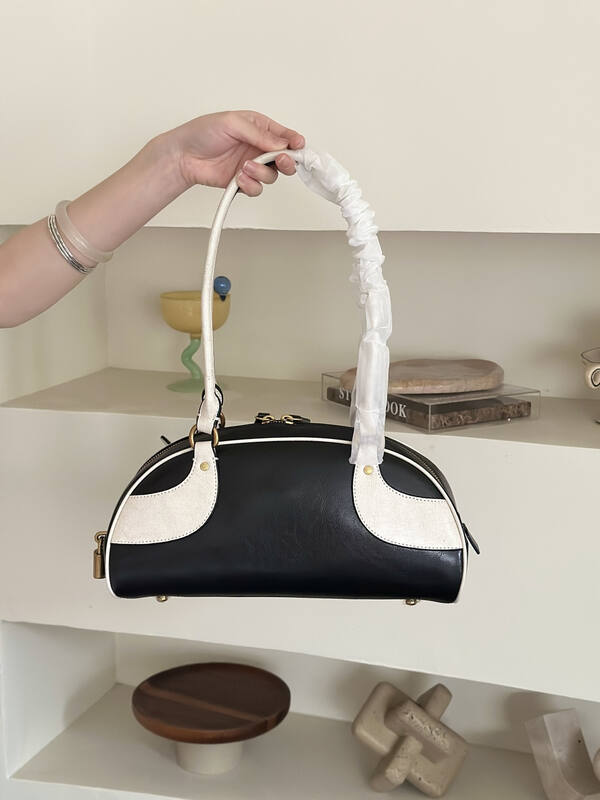 Coach Black shoulder bag — Top Quality Replica