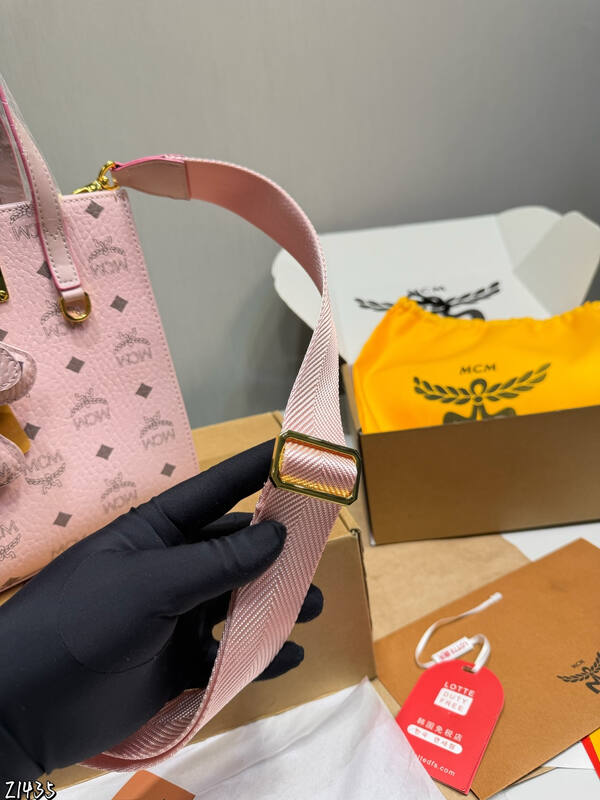 MCM Monogram shoulder bag — Premium Replica