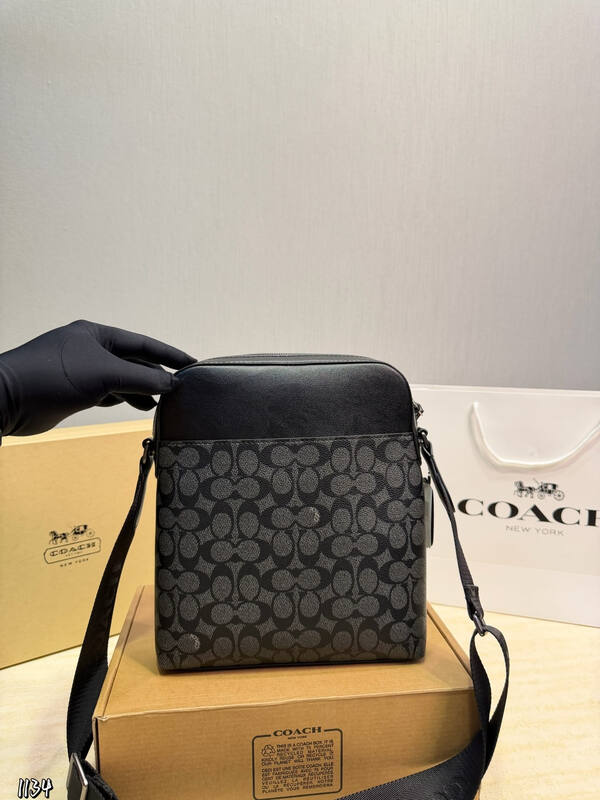 Coach Black shoulder bag — AAA Quality Replica