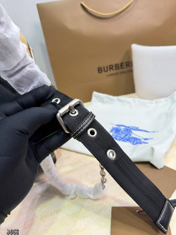 Burberry Black 25x18x10cm shoulder bag — Premium Replica