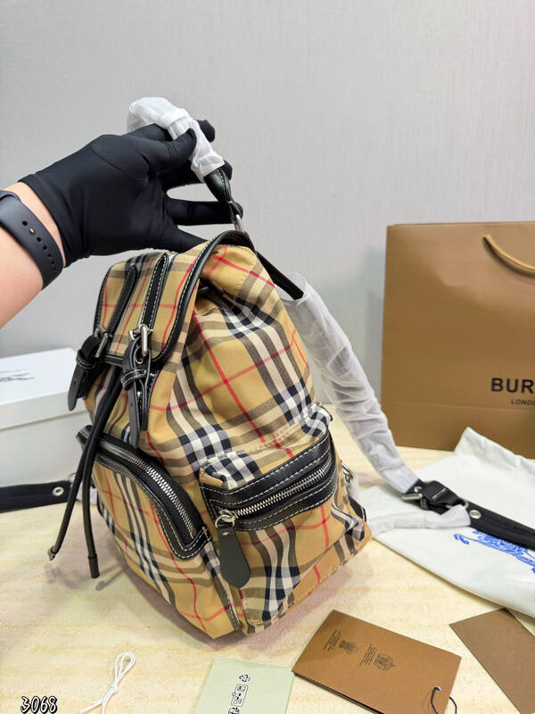 Burberry Black 25x18x10cm shoulder bag — Premium Replica