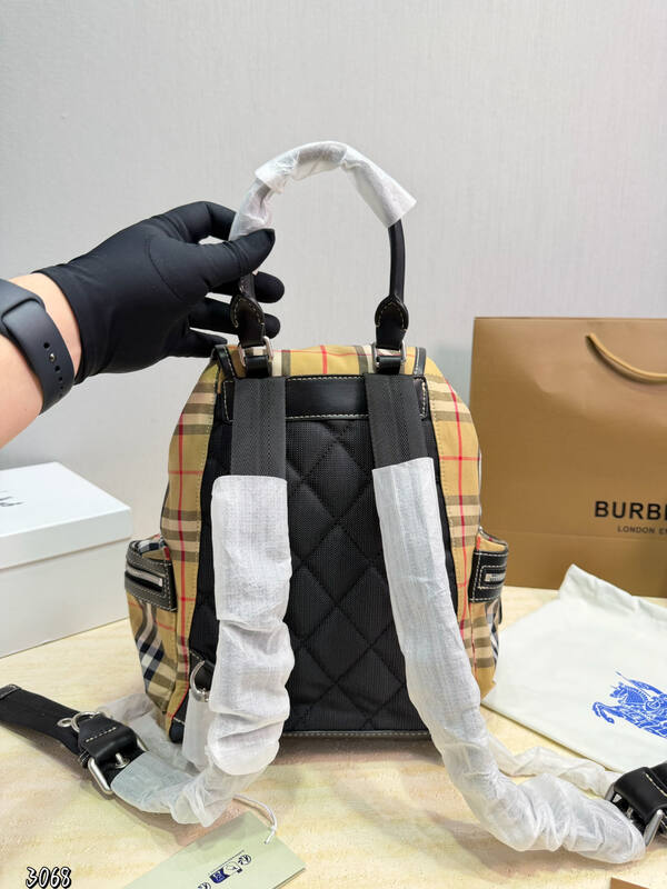Burberry Black 25x18x10cm shoulder bag — Premium Replica