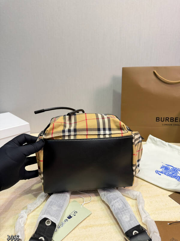 Burberry Black 25x18x10cm shoulder bag — Premium Replica