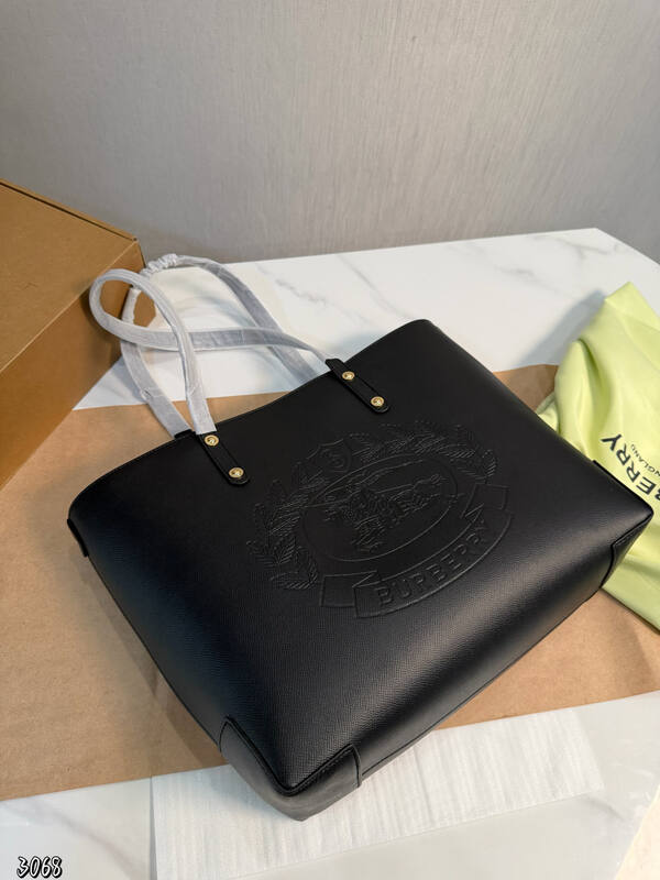 Burberry Black shoulder bag — 1:1 Replica
