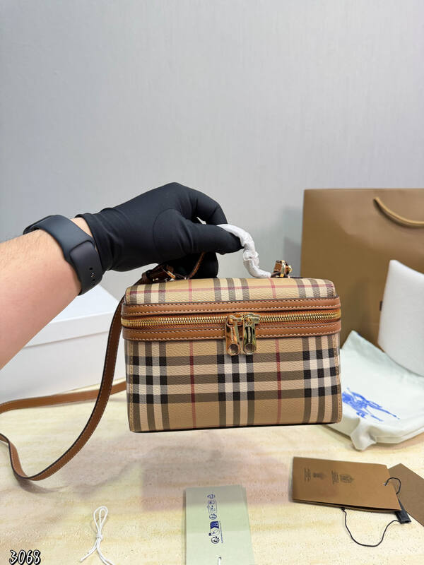 Burberry Brown 25x18x10cm shoulder bag — Premium Replica