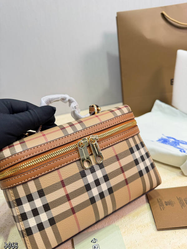 Burberry Brown 25x18x10cm shoulder bag — Premium Replica