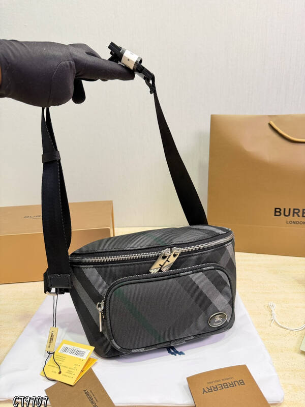 Burberry shoulder bag — Premium Replica