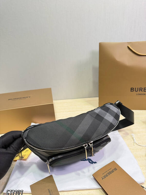 Burberry shoulder bag — Premium Replica