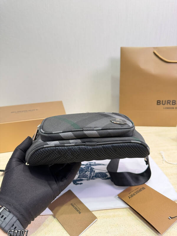 Burberry shoulder bag — Premium Replica