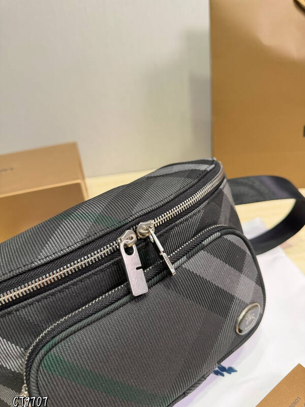 Burberry shoulder bag — Premium Replica