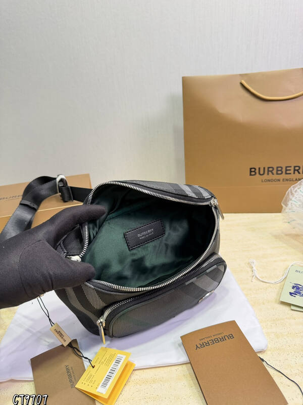 Burberry shoulder bag — Premium Replica