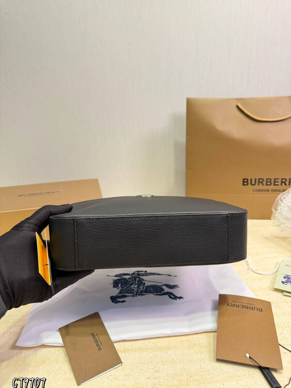 Burberry Black shoulder bag — Top Quality Replica