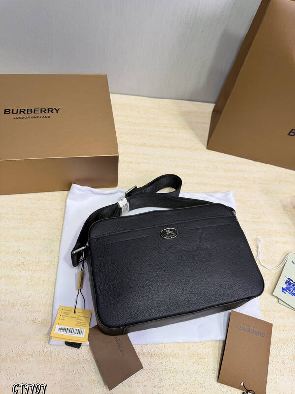 Burberry Black shoulder bag — Top Quality Replica