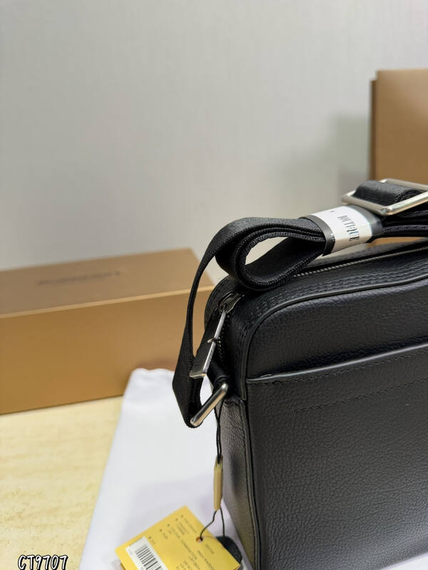 Burberry Black shoulder bag — Top Quality Replica